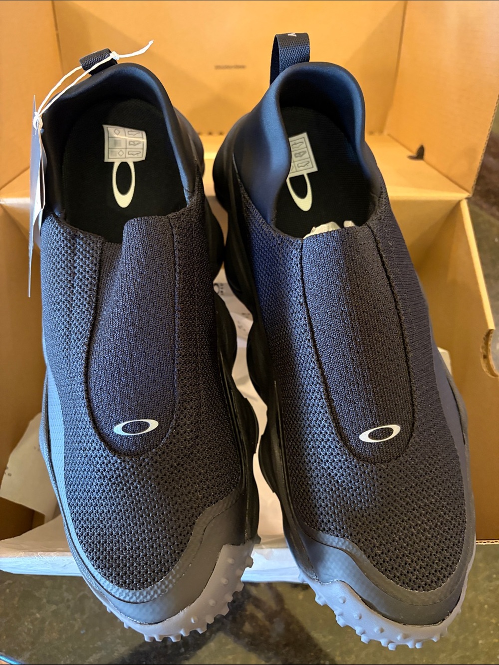 Oakley Men’s Eon Shift sneakers